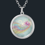 Retro-Regenbogen und Musiknoten auf einer Shabby-T Versilberte Kette<br><div class="desc">Dieses aufregende musikalische Themenbild ist ein trendiges Retro-Design eines pastellfarbenen Regenbogens mit dunkelfarbigen Musiknoten auf Stücken von Notenmusik,  die nach außen explodieren. Schmetterlinge und Spritzer scheinen aus der Mitte auszubrechen. Der Hintergrund ist verblasst,  dunkelgrün,  Vintag,  schattige Grunge-Textur mit verblasster Handschrift. Es wäre ein phantastischer Kauf für Musikfans aller Art.</div>