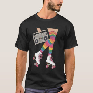 Retro-Rollschuh-Vibes - Regenbogen-Pink-Skaterin T-Shirt