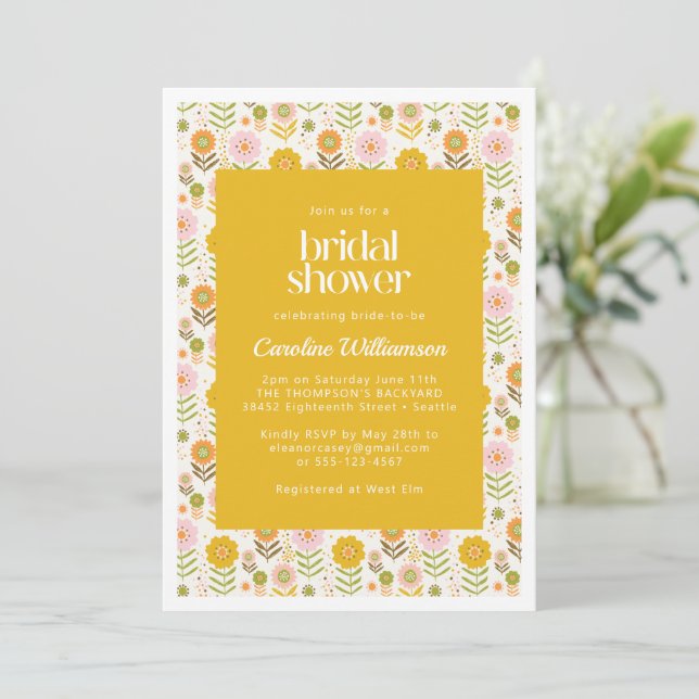 Retro Scandinavian Yellow Floral Brautparty Einladung (Stehend Vorderseite)