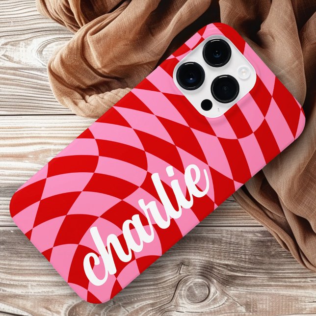 Retro-Schachbrett wirbelrot Case-Mate iPhone 14 Pro Max Hülle (Retro checkerboard swirl wave pink red Case-Mate iPhone case)