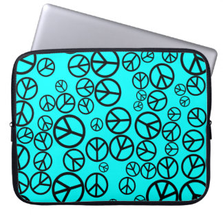 Retro schwarze Friedenszeichen auf Aqua-Blau Laptopschutzhülle