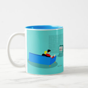 Retro-Schwulenpaar-Tasse beim Fernsehen Zweifarbige Tasse