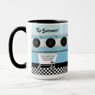 Retro-Selbstbedienungswäscherei, die sie die Arbe Tasse