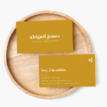 Retro-Senf Gelbmute Minimalistisch Visitenkarte<br><div class="desc">Ein einfaches Design mit Retro-Typografie auf einem erdigen Senf-gelben Hintergrund. Der Text inklusive Monogramm und Spitzname kann leicht personalisiert sein,  um ein Design so einzigartig wie Sie sind zu machen! Das perfekte trendige,  maßgeschneiderte Design für den persönlichen oder geschäftlichen Gebrauch!</div>