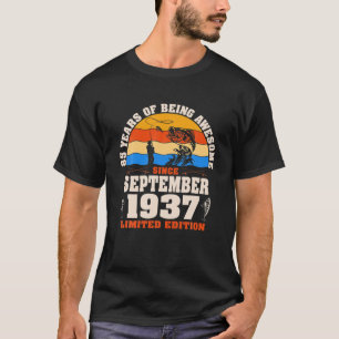 Retro September 1937 85 Jahre alter Fischfang Love T-Shirt