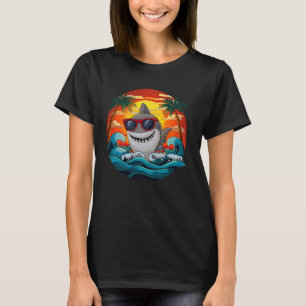 Retro Shark in Sonnenbrille Summer Ocean Sunset 70 T-Shirt