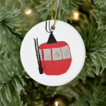 Retro Skilift - Snowboarden Keramik Ornament<br><div class="desc">Modernes Ski- und Snowboardgeschenk für ihn und sie. Retro Skilift Gondelbahn Illustration für Skifahrer und Snowboarder. Ski thematische Wohngestaltung und Geschenke.</div>