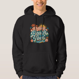 Retro-Sommer-Feeling am Strand mit entspanntem Ges Hoodie