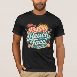 Retro-Sommer-Feeling am Strand mit entspanntem Ges T-Shirt