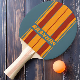 Retro-Sonnenaufgang auf den Streifen der Tafel mit Tischtennis Schläger