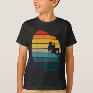 Retro-Sonnenuntergang-Felsenkletterer-Rucksacktour T-Shirt