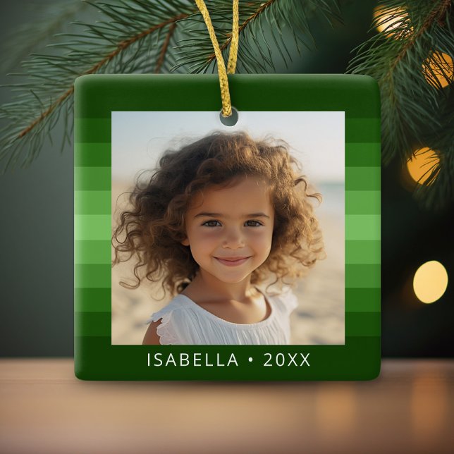 Retro Stripes - Christmas Green - Einfaches Foto Keramikornament (Retro Stripe Ornament with green accents and your photo)