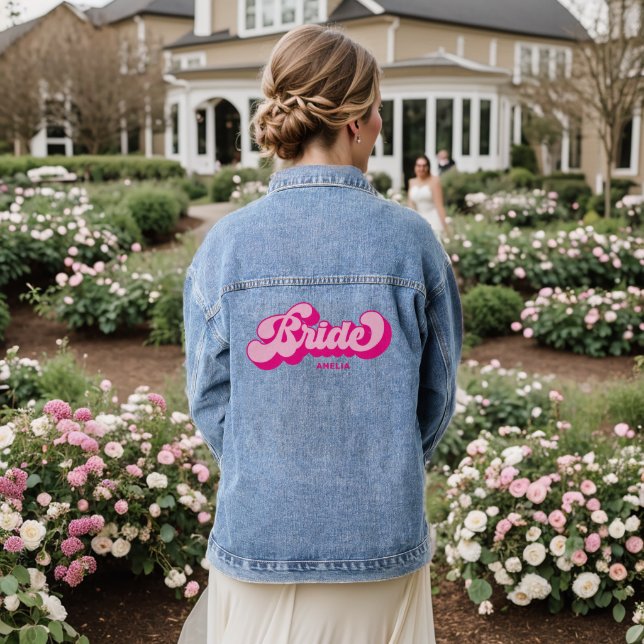 Retro Style Hot Pink Bride Bachelorette Wochenende Jeansjacke (Hochzeit Rückseite)
