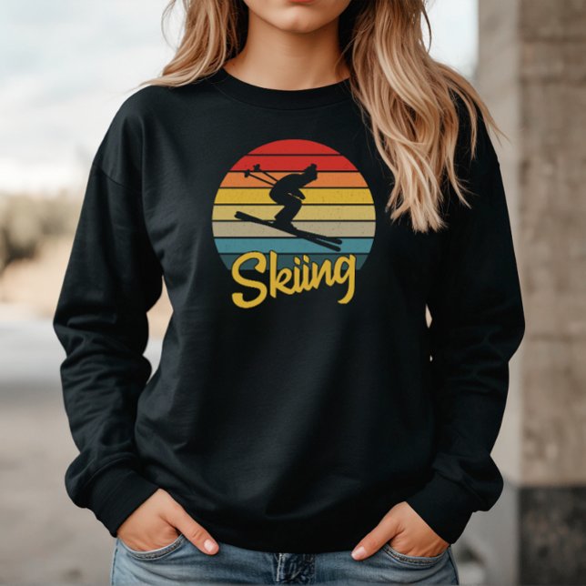 Retro Style Skiing Sweatshirt (Von Creator hochgeladen)