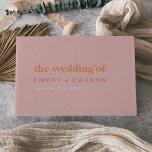 Retro Summer | Rosa und orange Hochzeit Gästebuch<br><div class="desc">Dieses Retro Sommerrosa und Orange Hochzeitsgast-Buch ist perfekt für eine farbenfrohe Hochzeit. Das einzigartige moderne Vintage Design besticht durch eine rosa,  leuchtend orangefarbene Farbpalette in warmen Rosatönen mit lustigen tropischen Strandbädern. Personalisieren Sie die Frontabdeckung mit den Namen der Braut und des Bräutigams und dem Hochzeitstag.</div>