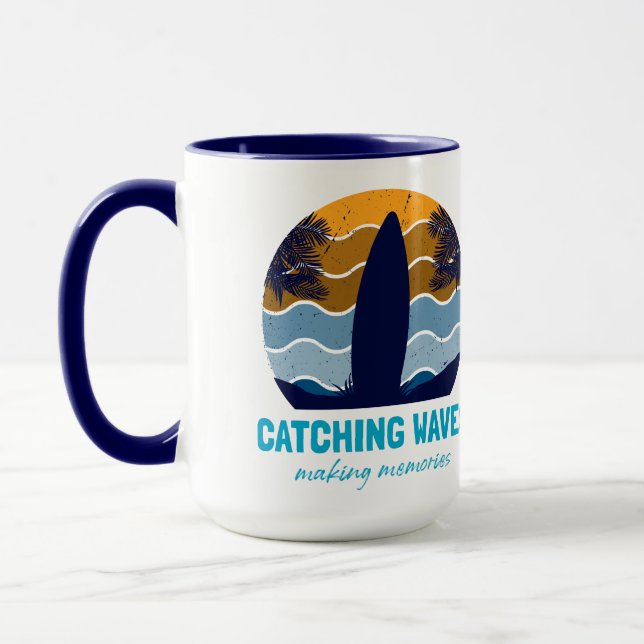 Retro Sunset Beach Retro Surfboard Tasse (Links)
