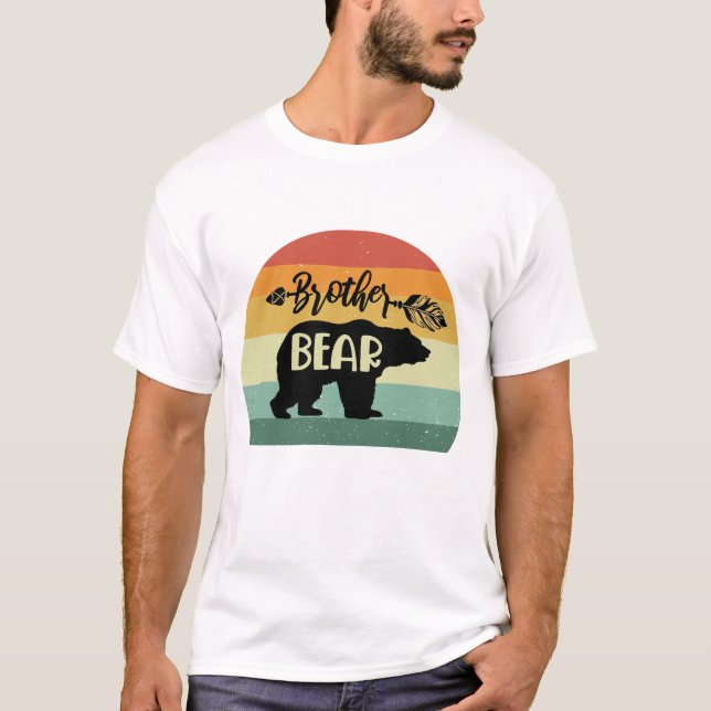 Retro Sunset Brother Bear T-Shirt (Vorderseite)