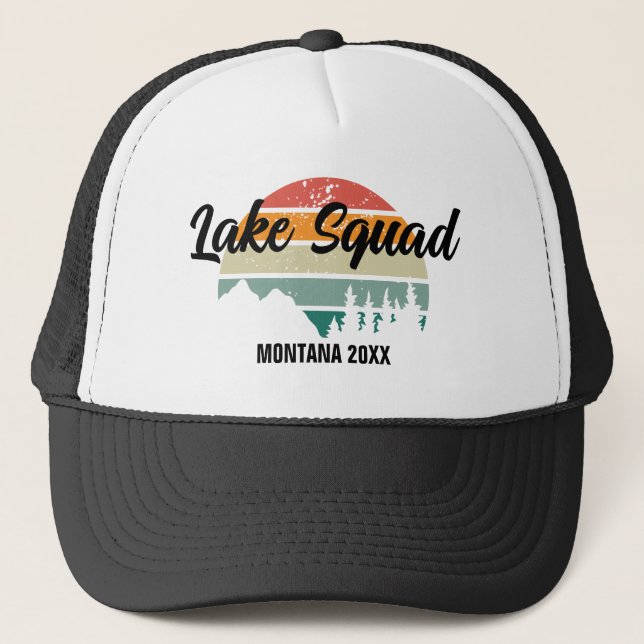 Retro Sunset Lake Squad Family Wiedersehen Summer  Truckerkappe (Vorderseite)