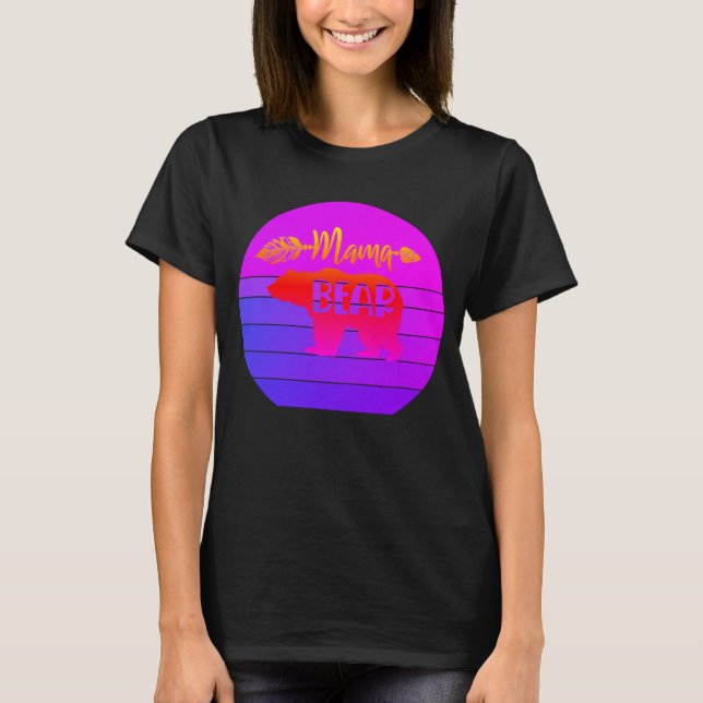 Retro Sunset Mama Bear T-Shirt (Vorderseite)
