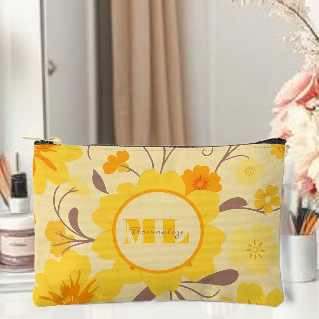 Retro Sunshine Floral Yellow Flowers Zubehörtasche (Retro Sunshine Floral-Yellow Flowers Personalize Monogram Accessory Pouch )