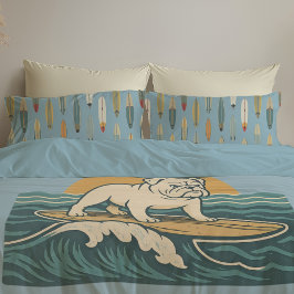 Retro Surfer Dog | Blue Surfing Bulldog Reversible Kissenbezug