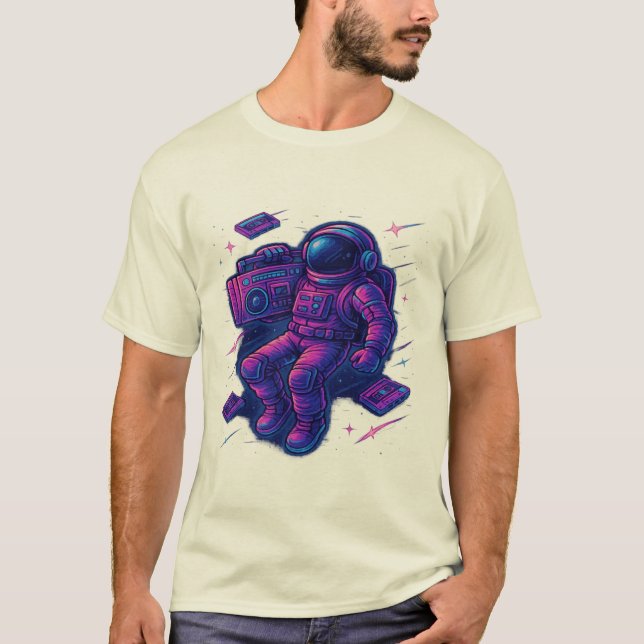 Retro Synthwave Astronaut with Boombox - 80s Space T-Shirt (Vorderseite)