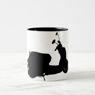 Rétro tasse de silhouette de scooter