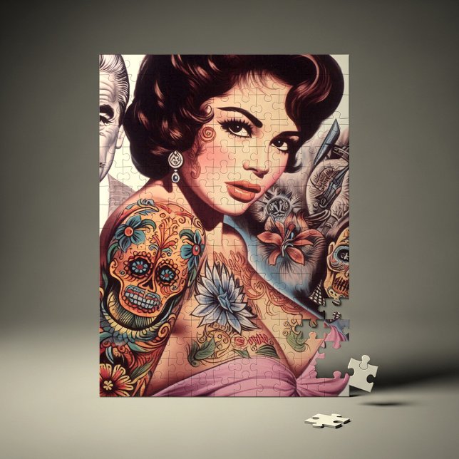 Retro-Tätowierte Pin-up (Von Creator hochgeladen)