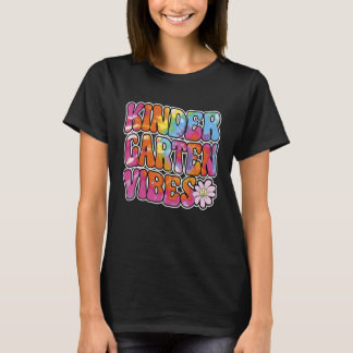 Retro Teacher Women Kids Back To School Kindergart T-Shirt