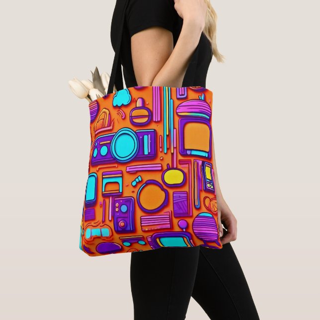 Retro Tech Pop: Nostalgische Gadget Collage Tasche (Von Nahem)