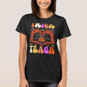 Retro Trick oder lehren Skeletthandlehrer Hallowon T-Shirt