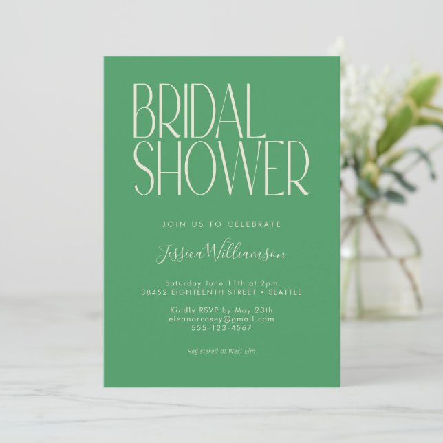 Retro Typografie Kelly Green Trendy Brautparty Einladung (Stehend Vorderseite)