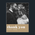 Retro Typografie Kraft Papier Hochzeit Vielen Dank Postkarte<br><div class="desc">Vielen Dank an Familie und Freunde mit diesem anpassbaren Foto danke Ihnen postcard. Es zeichnet sich durch Retrofett-Typografie, ein Herzsymbol und einen Hintergrund aus Imitat-Kraftpapier aus. Diese rustikale Dankkarte ist perfekt für verschiedene Veranstaltungen wie Hochzeiten und Abschlüsse. Personalisieren Sie Ihre Fotos, indem Sie Ihre Lieblings-. Erhältlich als flache und gefaltete...</div>