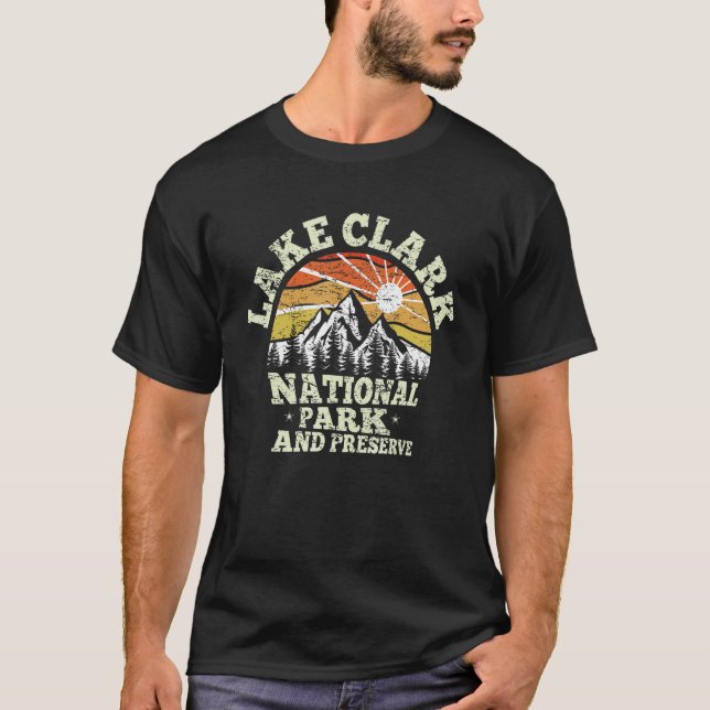 Retro US Alaska 1980 Lake Clark National Park und T-Shirt (Vorderseite)