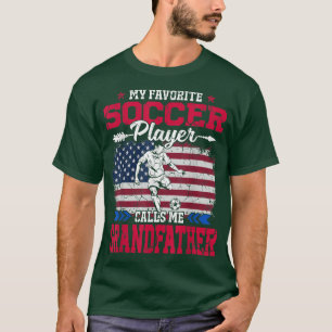 Retro USA Flag Soccer Player Calls Me Großvater T-Shirt