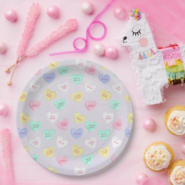 Retro Valentine's Day Candy Hearts auf Lila Pappteller (Party)