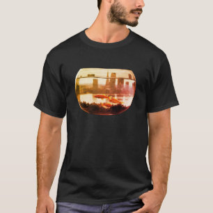 Retro-Vibe-Farben Stadtbild in einer Fischglas-Sch T-Shirt