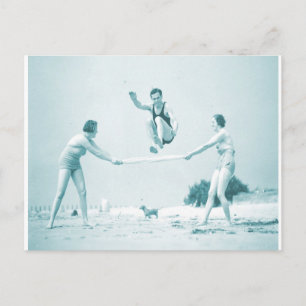 Retro Vintage Frauen am Strand Postkarte