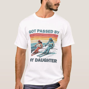 Retro Vintage Von Meiner Tochter Beim Skifahren Er T-Shirt