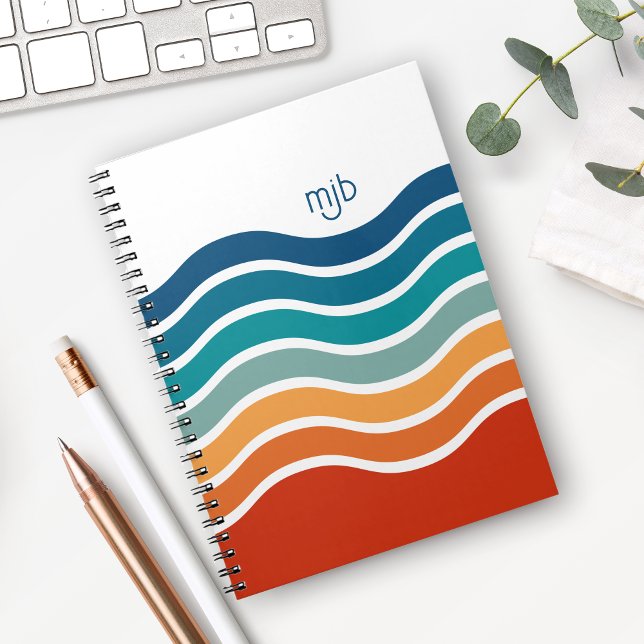 Retro Wavy Stripes Muster mit beliebigen Monogramm Notizblock (A colorful notebook with retro vibes to personalize with your monogram initials.)