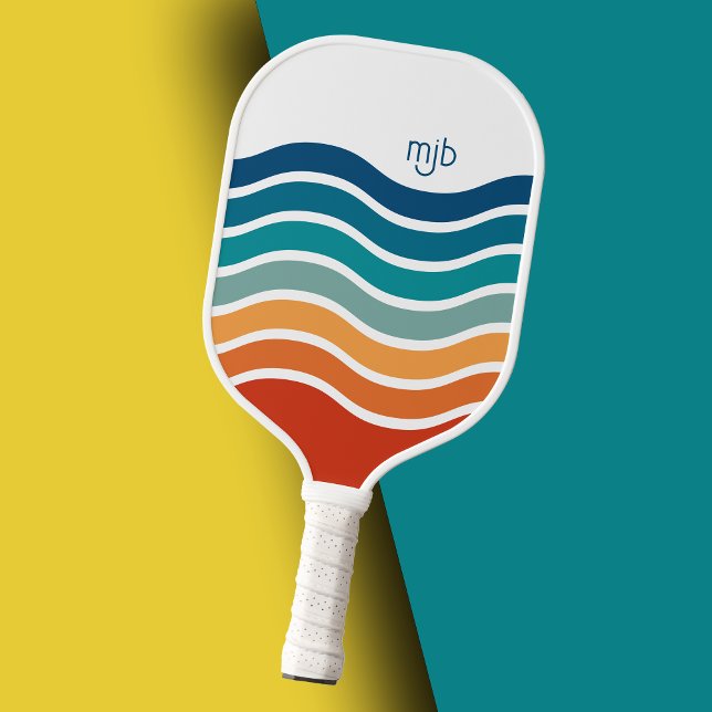 Retro Wavy Stripes Muster mit Ihrem Monogramm Pickleball Schläger (Personalize this colorful sporty pickle ball paddle with your monogram initials.)