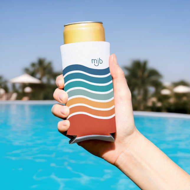 Retro Wavy Stripes Muster mit Ihrem Monogramm Selters Dosenkühler (In Situ Pool)