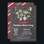 Retro Weihnachts-Party-Ornament-Austausch Vintag Einladung<br><div class="desc">[Alle Texte sind editierbar]Holen Sie sich dieses stilvolle Design jetzt!
Beruf: Weihnachts-Party,  Zieraustausch,  Brunch,  Dinner,  Topf Glück Party,  Haushaltsheizung,  RuhestandspartyThema: Weihnachten,  ZieraustauschStil: Retro,  Vintag,  rustikalFarben: Rot,  Braun,  Grün,  festliche Farben.
Grafik: Kreideboden,  bunte Weihnachtsschmuck,  buntes Streichhellen</div>