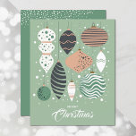Retro Weihnachtsbaumausstellung Weihnachtskarte<br><div class="desc">Kleine elegante 4, 5" x 5, 6" Weihnachtskarten mit Retro-Weihnachtsbaumschmuck auf einem minzgrünen Hintergrund auf der Vorderseite und Ihr personalisierter Gruß auf der Rückseite. Diese erschwinglichen Grußkarten werden auf 110 lb Papier gedruckt, das in 3 Größen erhältlich ist. **WEISSE UMGEBUNGEN SIND OPTIONAL AUF DER BESTELLSEITE. Achten Sie darauf, Ihre Bestellung...</div>