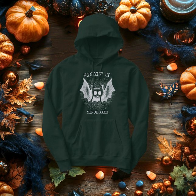 Retro White Bat - Retro Halftone Halloween Hoodie (Von Creator hochgeladen)