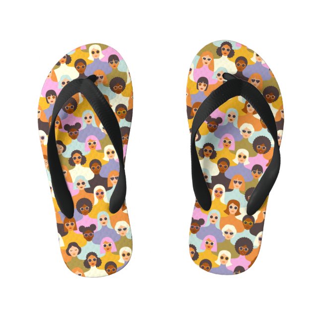 Retro Women of the World Pattern Kinderbadesandalen (Fußbett)