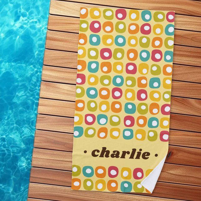 Retrodots individuelle Name farbig Strandtuch (Retro dots custom name colorful beach towel)