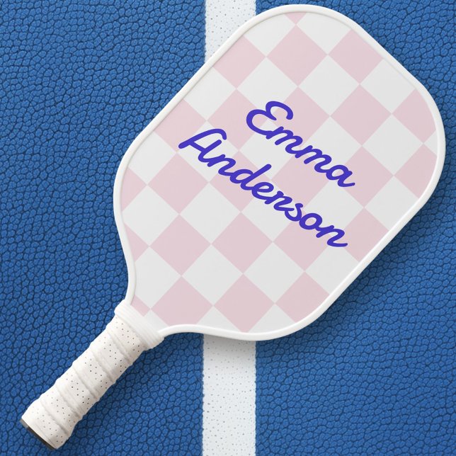 Retroname hellrosa weißes Schachbrettmuster Pickleball Schläger (Retro name light pink white checkerboard pattern pickleball paddle)