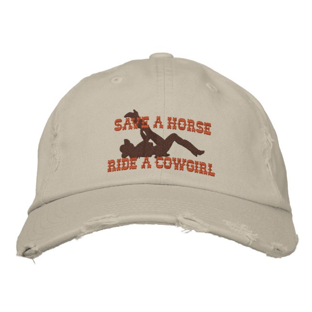 Rettet ein Pferd... Reiten Sie ein Cowgirl! Bestickte Baseballkappe (Vorderseite)