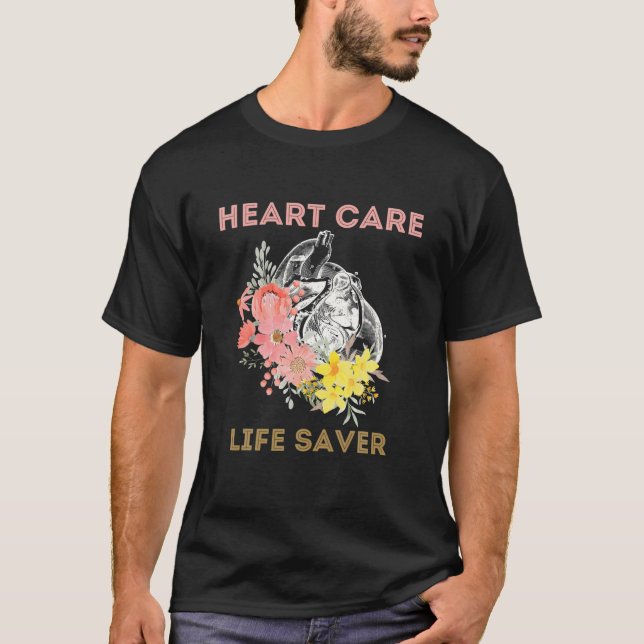 Rettung des Herzens und der Blume im Bereich der H T-Shirt (Vorderseite)